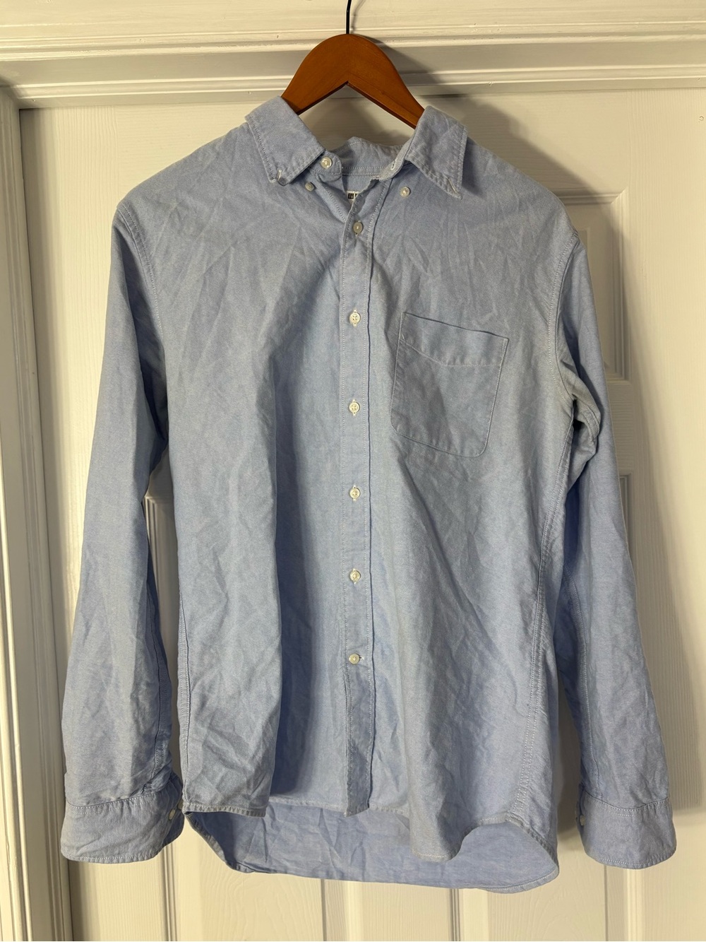Uniqlo Men's Light Blue Oxford Button-Down Shirt